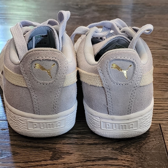 Brand New Puma Womens size 6 blue and white suede sneakers - Picture 15 of 16